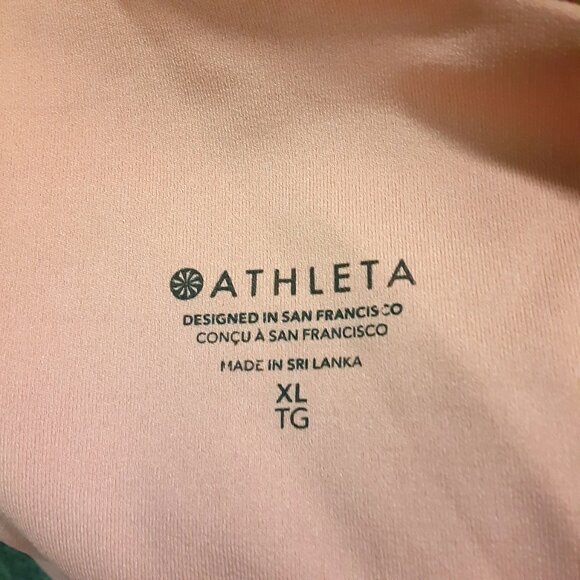 Athleta Woman's Athletic Top Size XL Pullover Easy Care Sleeveless Built in Bra - Picture 3 of 5